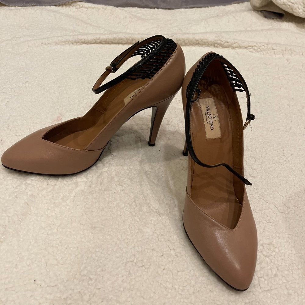 Valentino Ocre heel - Picture 2 of 9